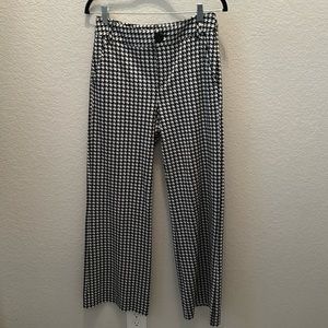 Cabi size 4 wide leg houndstooth trouser